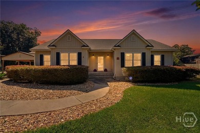 Location, location, location! Walk to the waterfront, marina - photo 1