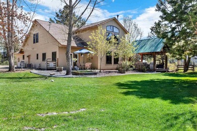 Peaceful country living in the heart of the mountains. This gem - photo 35