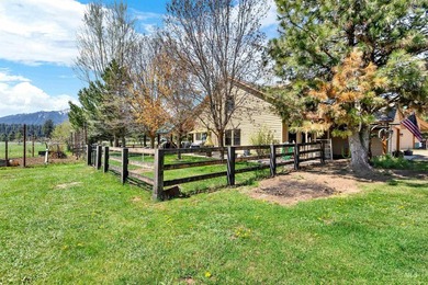 Peaceful country living in the heart of the mountains. This gem - photo 38