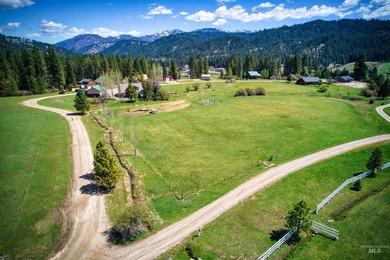 Peaceful country living in the heart of the mountains. This gem - photo 44