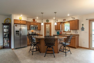 Year round lake home located on prestigious Malone Island with a - photo 3
