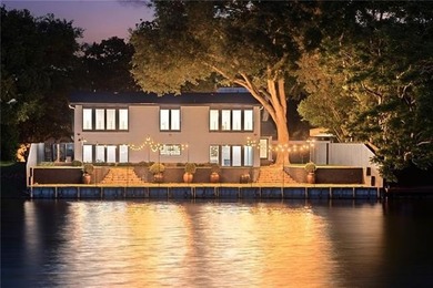 Exclusive Park Island waterfront residence completely remodeled - photo 3