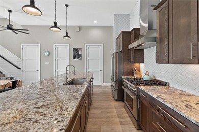 A REMARKABLE LAKESIDE RETREAT IN THE HEART OF CINNAMON SHORE - photo 15