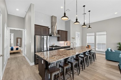 A REMARKABLE LAKESIDE RETREAT IN THE HEART OF CINNAMON SHORE - photo 16