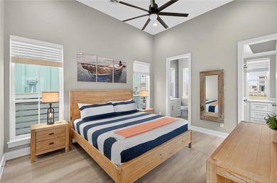 A REMARKABLE LAKESIDE RETREAT IN THE HEART OF CINNAMON SHORE - photo 17