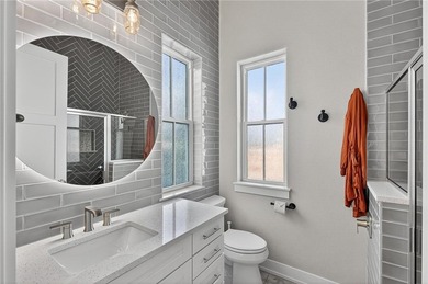 A REMARKABLE LAKESIDE RETREAT IN THE HEART OF CINNAMON SHORE - photo 18