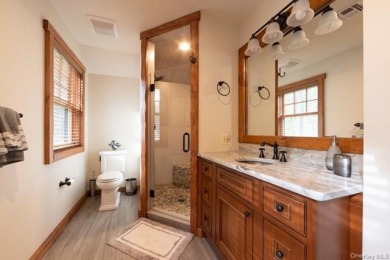Beautifiul Contemorary Log Home - photo 25