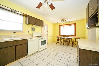 Incredible opportunity in one of Flushing's most sought-after - photo 13
