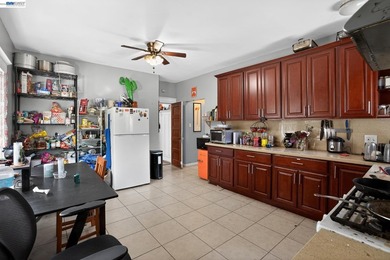 Great opportunity to own a versatile duplex in a prime Oakland - photo 22