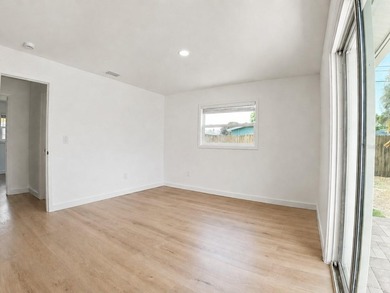 Virtually Stagedpletely Renovated & Move-In Ready! Welcome to - photo 22