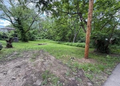 (private lake, pond, creek) Lot For Sale in Kansas City Kansas