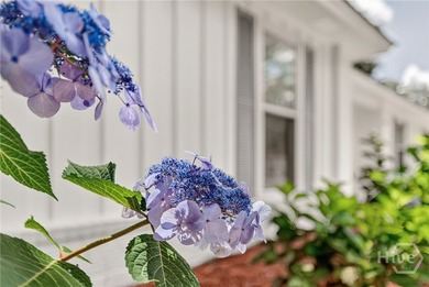 Welcome to this beautifully renovated 3-bedroom, 2-bath home - photo 5