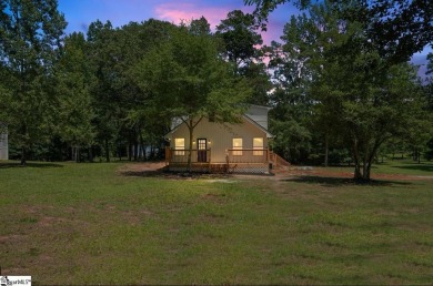 Lake Home For Sale in Fair Play, South Carolina