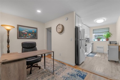 Beautifully maintained 3rd floor Glen Pearsall Coop! Spacious - photo 12