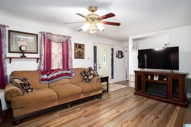 New Listing in Hueytown. This home is in a great location and - photo 8