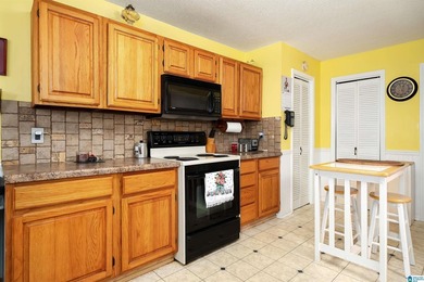 New Listing in Hueytown. This home is in a great location and - photo 10
