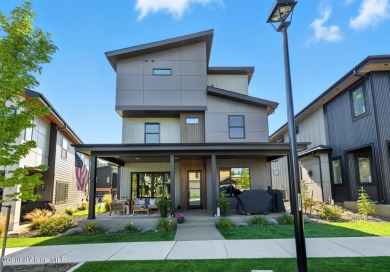 Lake Home For Sale in Coeur d Alene, Idaho