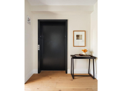 IMMEDIATE OCCUPANCY Experience full-floor living in the heart of - photo 13