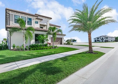 Lakefront luxury in this 5-bed single-family home in Avenir, new - photo 5