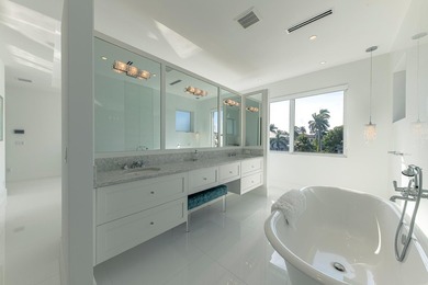 Stunning Coastal Contemporary Deepwater Estate recently built in - photo 45