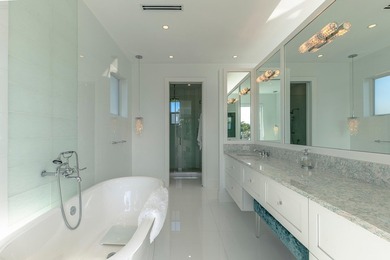 Stunning Coastal Contemporary Deepwater Estate recently built in - photo 47