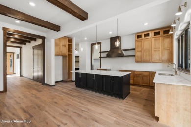 Lake Home For Sale in Sandpoint, Idaho