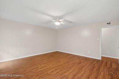 Discover your own private oasis in the charming Heron Bayou - photo 15
