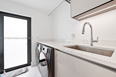 Brand-new 2024 complete remodel and fully furnished !! This - photo 25