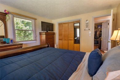 Beautifully maintained 3-bedroom, 1.5-bath ranch ready for its - photo 32