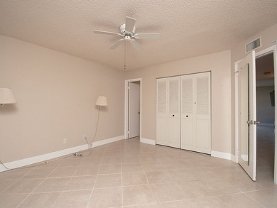 Beautiful 2BR/2BA first-floor condo in Vista Royale! This model - photo 13