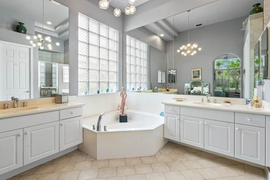 Welcome to this bright and beautifully maintained single-story - photo 17