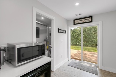 Is there a 3-bed single-family home in Cedar Point Park near - photo 18