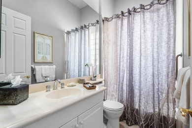 Welcome to this bright and beautifully maintained single-story - photo 21