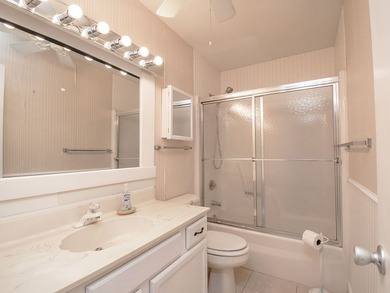 Beautiful 2BR/2BA first-floor condo in Vista Royale! This model - photo 22