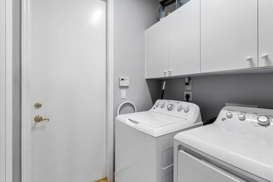 Welcome to this bright and beautifully maintained single-story - photo 22
