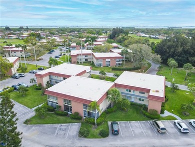 Beautiful 2BR/2BA first-floor condo in Vista Royale! This model - photo 26