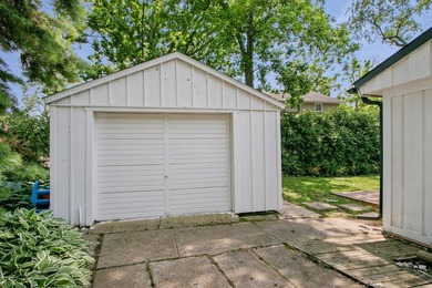 Is there a 3-bed single-family home in Cedar Point Park near - photo 31