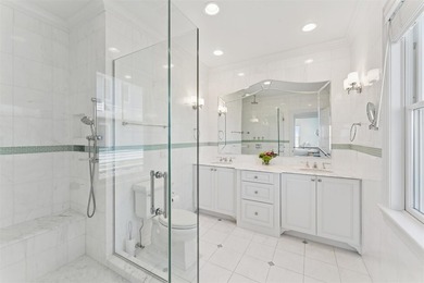 Experience the perfect blend of comfort, luxury, and waterfront - photo 12
