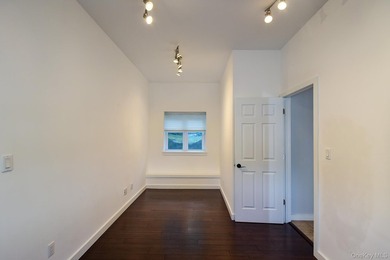 Turnkey ranch in the heart of Mahopac! Lake life, local dining - photo 15