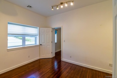 Turnkey ranch in the heart of Mahopac! Lake life, local dining - photo 16