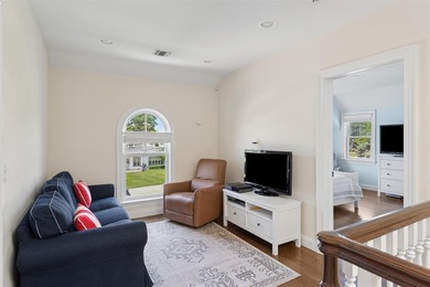Experience the perfect blend of comfort, luxury, and waterfront - photo 20