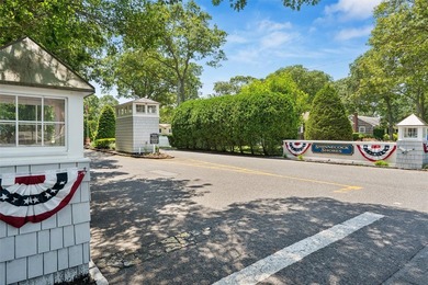 Experience the perfect blend of comfort, luxury, and waterfront - photo 34