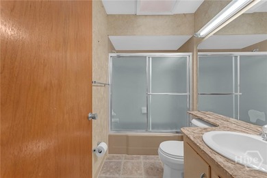 Age is just a number! Well-maintained and move-in ready, this - photo 7