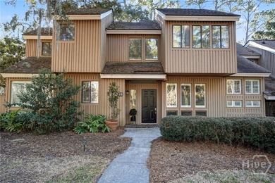 This beautifully updated end-unit condo offers the perfect - photo 1