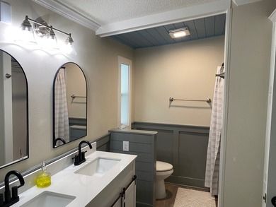 Totally renovated move in ready this 2 bedroom 2 bath home with - photo 22