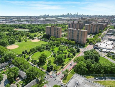 Step into this beautiful one-bedroom in a high rise building - photo 25