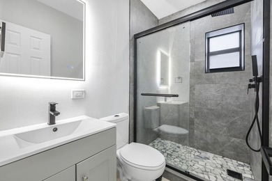BRING YOUR BEST OFFERS. MOTIVATED SELLER! 3Br + Den(can be used - photo 25