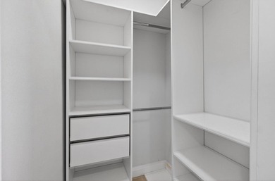 BRING YOUR BEST OFFERS. MOTIVATED SELLER! 3Br + Den(can be used - photo 29