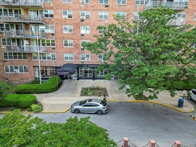 Step into this beautiful one-bedroom in a high rise building - photo 31