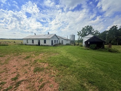 40 acre Cattle Farm, all-Brick Ranch Style Home w/Basement - photo 22
